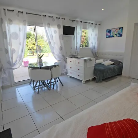 Bed & Breakfast Les Carpes A Limoges